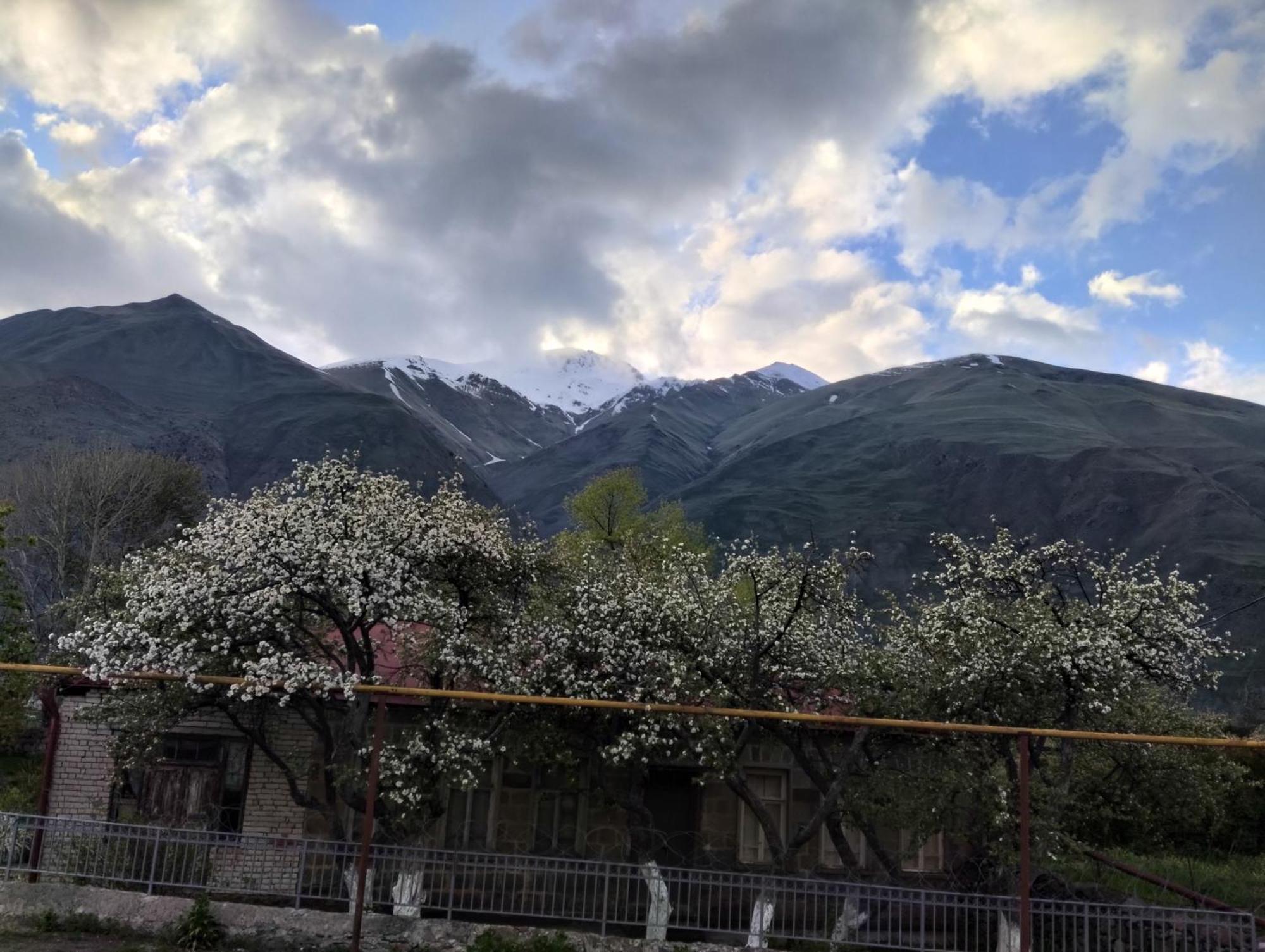 Kazbegi Cottage Memo Luaran gambar